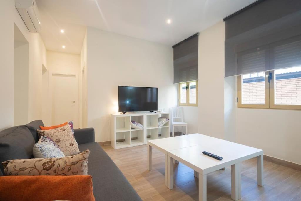 Hogar Del Lirio Apartment กรานาดา ภายนอก รูปภาพ